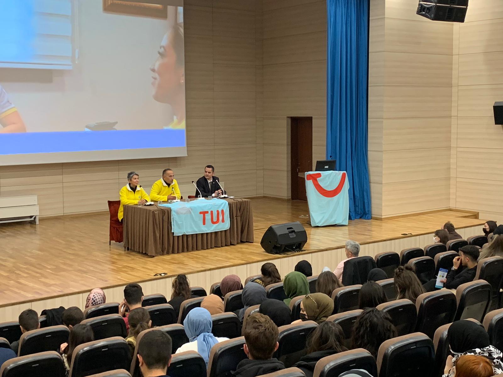 OKULUMUZ TURİZM VE GASTRONOMİ ÖĞRENCİ TOPLULUĞU TARAFINDAN KARİYER BULUŞMASI ETKİNLİKLERİ KAPSAMINDA PEGASUS OTELLER ZİNCİRİ GENEL MÜDÜRÜ CEMAL YILDIZ’IN KONUŞMACI OLARAK DAVET EDİLDİĞİ SÖYLEŞİ DÜZENLENDİ.01.03.2022